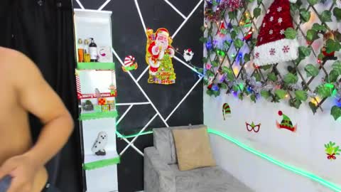 EMILI AND GIN online show from December 20, 2024, 7:33 am