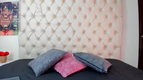 Snapshot of emilieandblake chatting on March 4, 2026, 11:49 am emilieandblake online show from March 4, 2026, 11:49 am