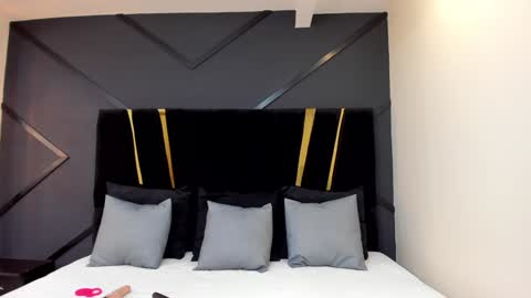 Emillie online show from January 14, 2025, 5:23 pm