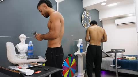 Snapshot of emilio_brandon chatting on April 23, 2026, 10:58 am Emilio online show from April 23, 2026, 10:58 am