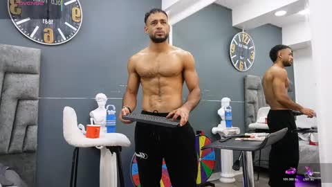Snapshot of emilio_brandon chatting on April 27, 2026, 11:19 am Emilio online show from April 27, 2026, 11:19 am