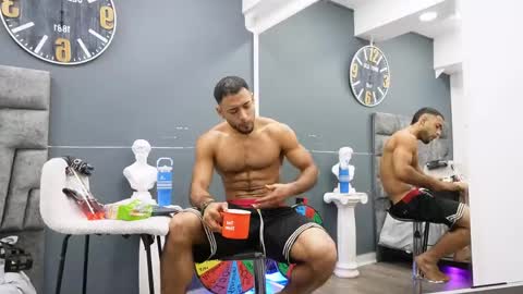 Snapshot of emilio_brandon chatting on May 8, 2026, 11:04 am Emilio online show from May 8, 2026, 11:04 am