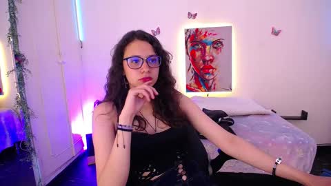 Snapshot of emilirusso chatting on October 14, 2025, 7:58 pm Emili Russo online show from October 14, 2025, 7:58 pm