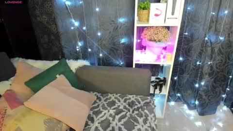 Emiliya online show from February 3, 2025, 2:14 am