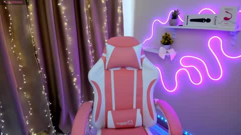 Emiliya online show from March 5, 2025, 5:29 am