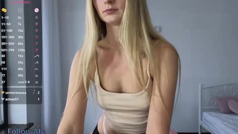 Emilly online show from November 21, 2025, 7:40 am