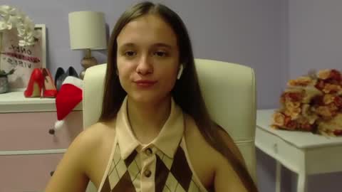 Emilly online show from December 12, 2024, 11:07 am