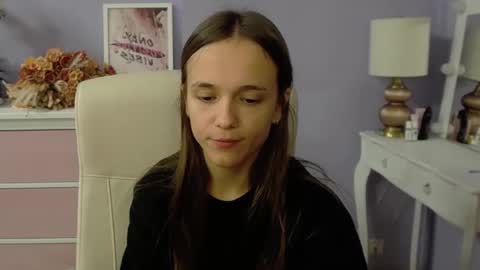 Emilly online show from September 23, 2025, 6:38 am