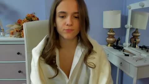 Emilly online show from April 14, 2026, 6:52 am