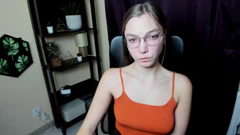 Emilly online show from February 19, 2025, 6:32 pm