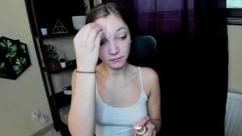 Emilly online show from March 4, 2025, 6:26 am