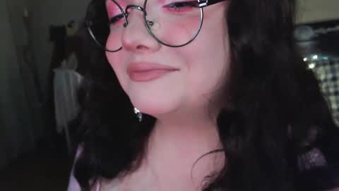 Emily online show from September 19, 2025, 7:14 pm