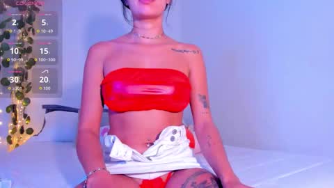 emilly online show from October 31, 2025, 8:59 am