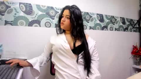 EMILY FOX online show from September 30, 2025, 8:14 pm