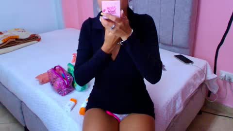 Snapshot of emily__parker__ chatting on October 8, 2025, 12:47 pm E M I L Y online show from October 8, 2025, 12:47 pm