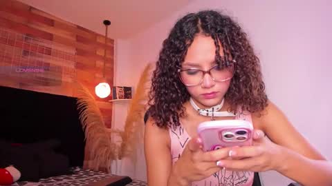 Snapshot of emily_brown04 chatting on September 23, 2025, 12:08 pm emily_brown04 online show from September 23, 2025, 12:08 pm