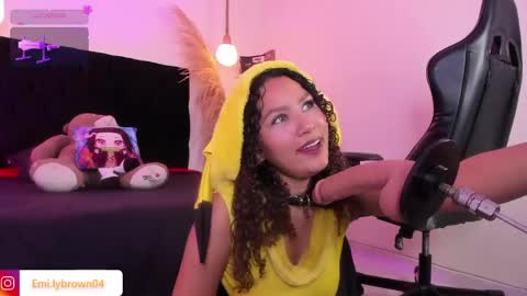 emily_brown04 online show from April 17, 2026, 12:41 pm