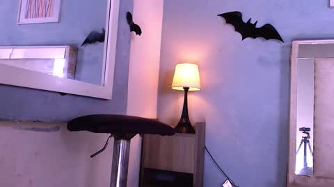 emily_castillo1_ online show from November 27, 2025, 4:14 am