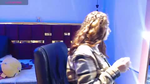 emily fox 3 online show from November 1, 2025, 12:18 pm