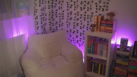 Em -  online show from December 10, 2024, 9:00 pm