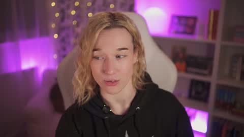 Em -  online show from January 13, 2025, 11:06 pm