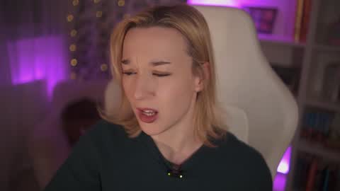 Em -  online show from January 18, 2025, 11:11 pm