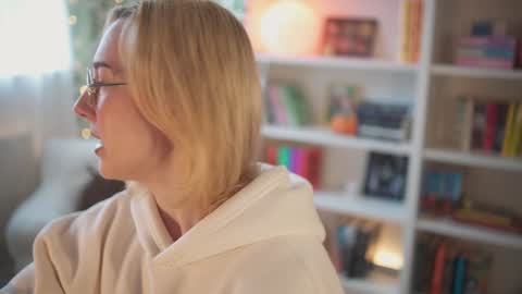 Em -  online show from January 23, 2025, 1:24 pm