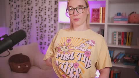 Em -  online show from February 6, 2025, 11:58 pm