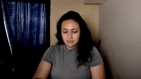 Snapshot of emily_galvis chatting on December 17, 2025, 12:11 pm online show from December 17, 2025, 12:11 pm