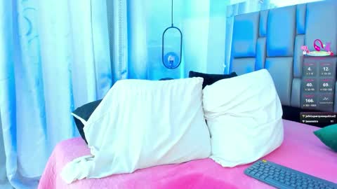 Snapshot of emily_gil1 chatting on October 11, 2025, 5:22 pm Emi online show from October 11, 2025, 5:22 pm