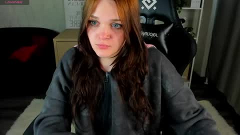 Snapshot of emily_hil11 chatting on May 4, 2026, 1:01 am Emily online show from May 4, 2026, 1:01 am