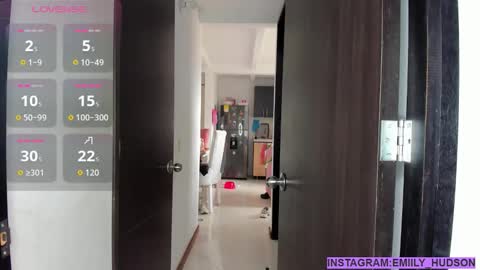 independet model online show from October 3, 2025, 5:54 pm