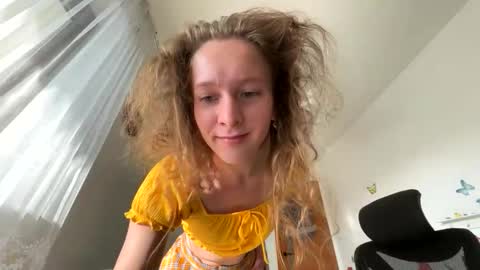 Snapshot of emily_in_parisss chatting on October 8, 2025, 7:28 am Emily  online show from October 8, 2025, 7:28 am
