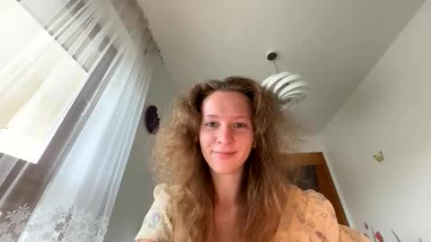 Snapshot of emily_in_parisss chatting on October 9, 2025, 10:24 am Emily  online show from October 9, 2025, 10:24 am