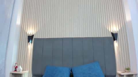 emily_jonhson online show from December 22, 2025, 7:44 pm