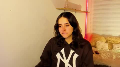 emily_lindey online show from November 15, 2025, 3:15 am