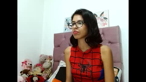 Snapshot of emily_loperaa chatting on December 29, 2024, 6:14 am Emily online show from December 29, 2024, 6:14 am