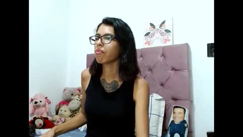 Snapshot of emily_loperaa chatting on December 30, 2024, 11:49 pm Emily online show from December 30, 2024, 11:49 pm
