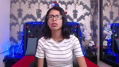 Snapshot of emily_loperaa chatting on December 31, 2024, 1:41 pm Emily online show from December 31, 2024, 1:41 pm