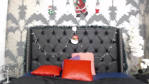 Snapshot of emily_loperaa chatting on January 13, 2025, 8:15 pm Emily online show from January 13, 2025, 8:15 pm