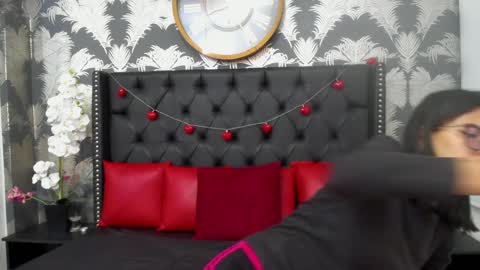 Snapshot of emily_loperaa chatting on February 19, 2025, 2:55 pm Emily online show from February 19, 2025, 2:55 pm
