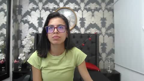 Snapshot of emily_loperaa chatting on March 5, 2025, 4:24 pm Emily online show from March 5, 2025, 4:24 pm