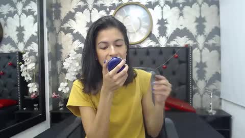 Snapshot of emily_loperaa chatting on March 10, 2025, 4:14 pm Emily online show from March 10, 2025, 4:14 pm