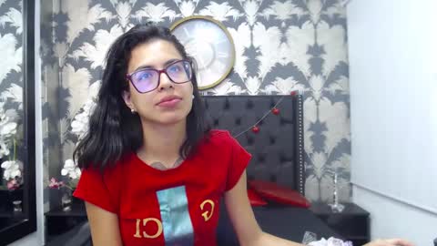 Snapshot of emily_loperaa chatting on March 12, 2025, 4:24 pm Emily online show from March 12, 2025, 4:24 pm