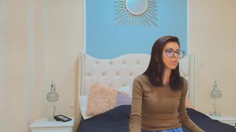 Snapshot of emily_loperaa chatting on September 14, 2025, 11:26 pm Emily online show from September 14, 2025, 11:26 pm