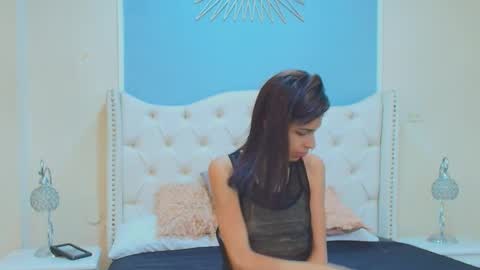 Snapshot of emily_loperaa chatting on September 16, 2025, 11:17 pm Emily online show from September 16, 2025, 11:17 pm
