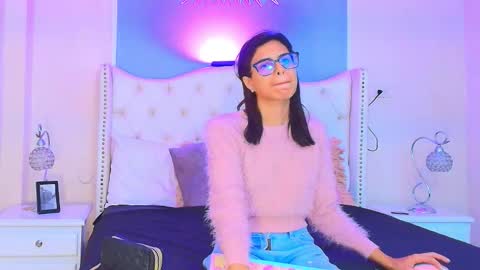Snapshot of emily_loperaa chatting on October 5, 2025, 9:34 pm Emily online show from October 5, 2025, 9:34 pm