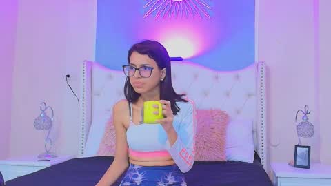Snapshot of emily_loperaa chatting on October 21, 2025, 10:32 pm Emily online show from October 21, 2025, 10:32 pm