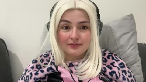 emily_morning_dew online show from January 7, 2026, 8:17 am