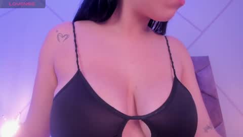 emily_nova_ online show from April 16, 2026, 12:06 pm